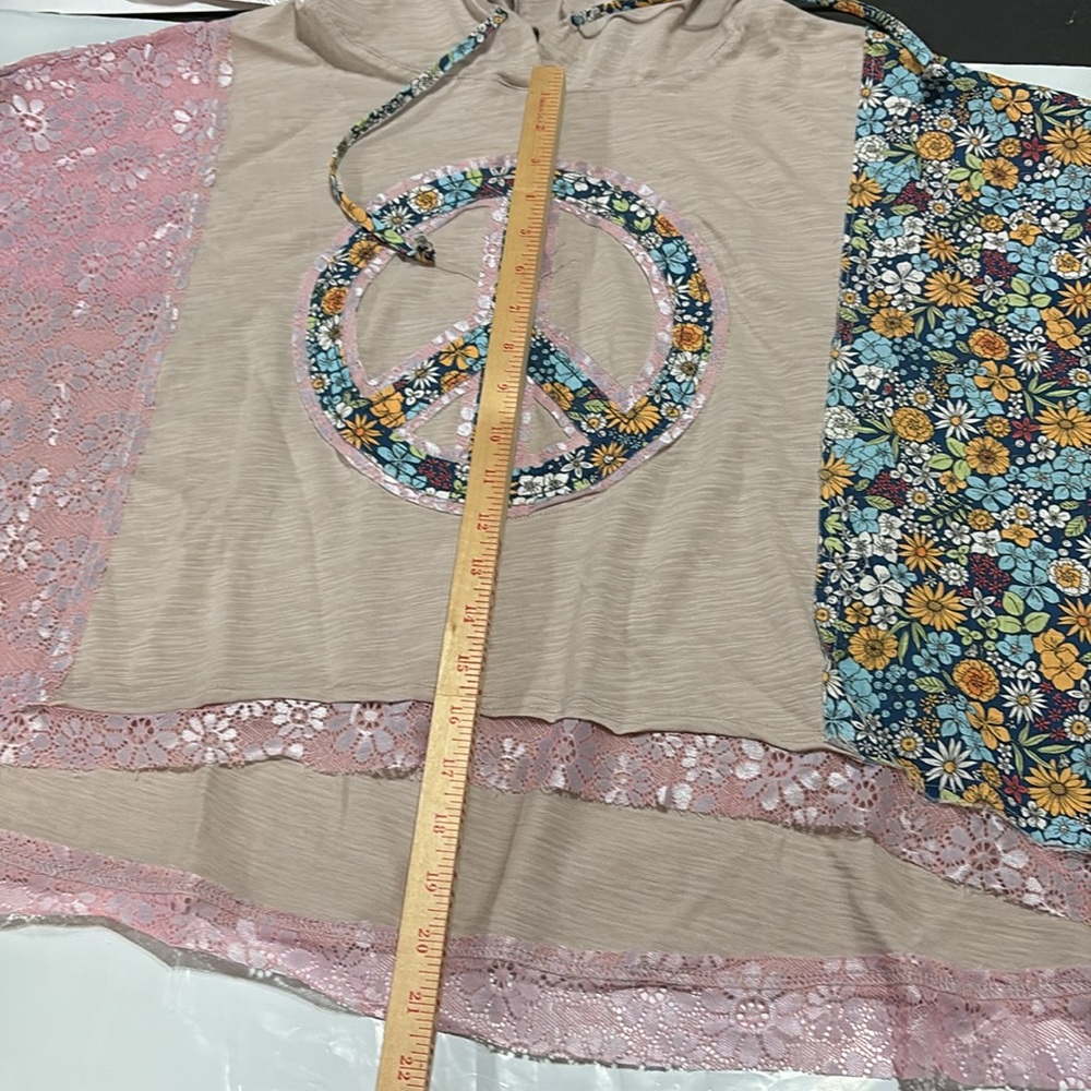 POL Floral Peace Sign Blouse - Pink and Blue - Picture 12 of 13